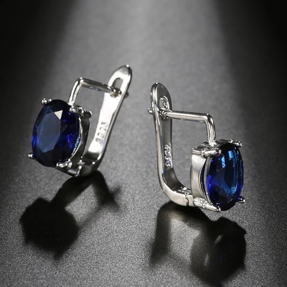 NEW 925 STERLING SILVER DIAMOND STUD EARRINGS, WONDERFUL EARRINGS, WOW EARRINGS - Picture 2 of 3